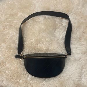 UNUSED black crossbody Fanny pack